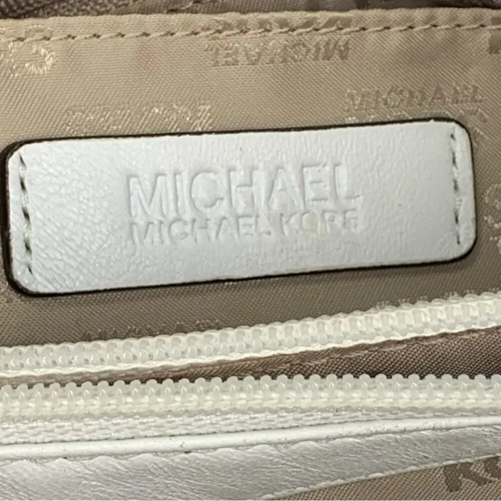 Michael Kors Hamilton Quilted Gray and White Hand Shoulder Bag